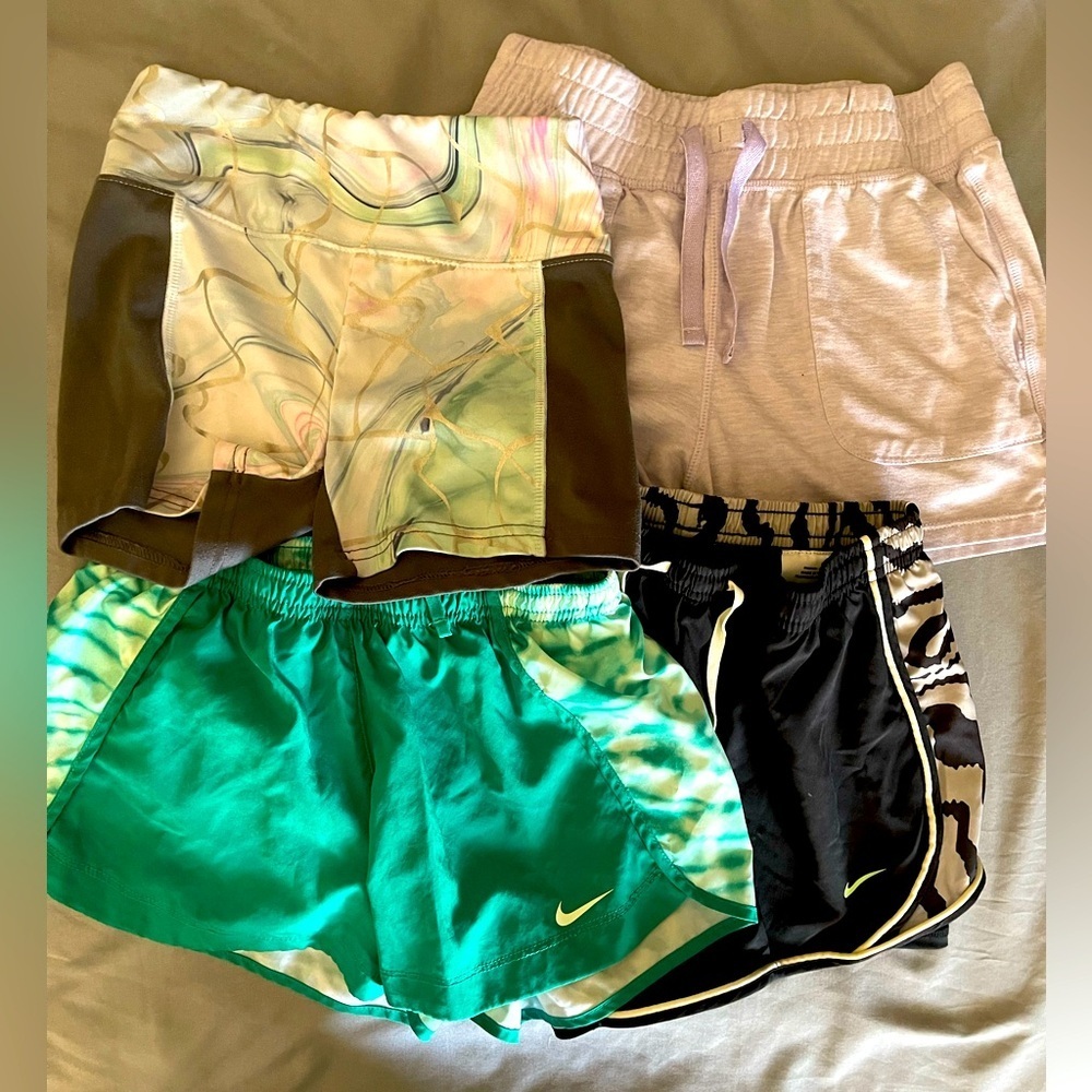 Girls mixed lot of athletic shorts size M. Nike, CJX , 90 Degrees